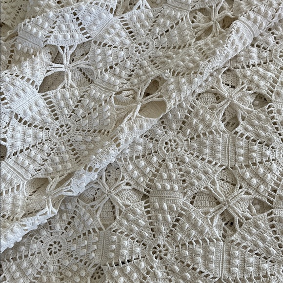 Elegant White Crochet Lace Throw/Blanket